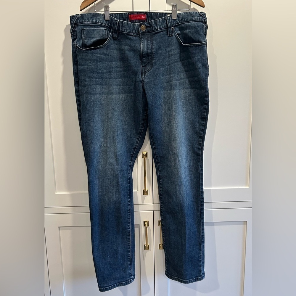 Guess men Jeans Medium Rise Tapered Slim Halsted Fit, size 40X32